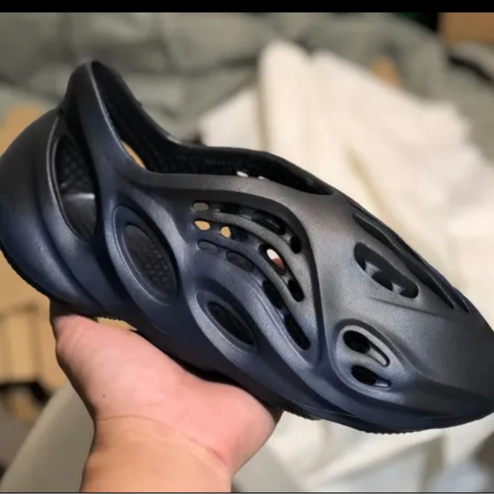 Foam runners black